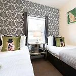 Ravines - Uk2736